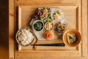 高尾食堂あめとつち　～古民家食堂、裏高尾、旧甲州街道～