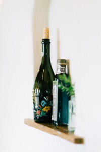 ニッチにも古木が使われている